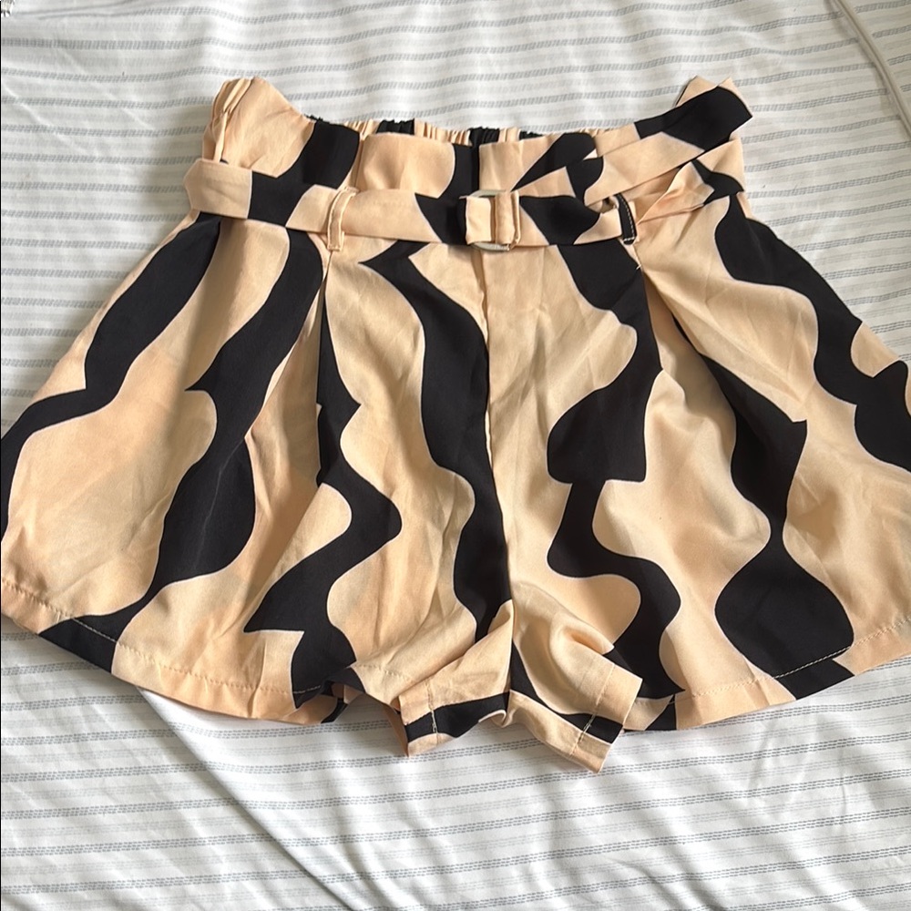 High Waist Black and Tan Shorts with Wavy Pattern